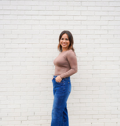 Fitted Round Neck Long Sleeve Fitted Top